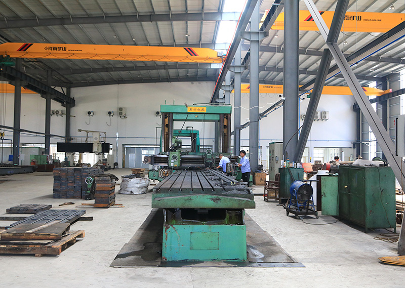 2500*3500海天龙马加工中心